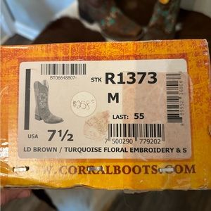 BRAND NEW Corral Boots size 7.5